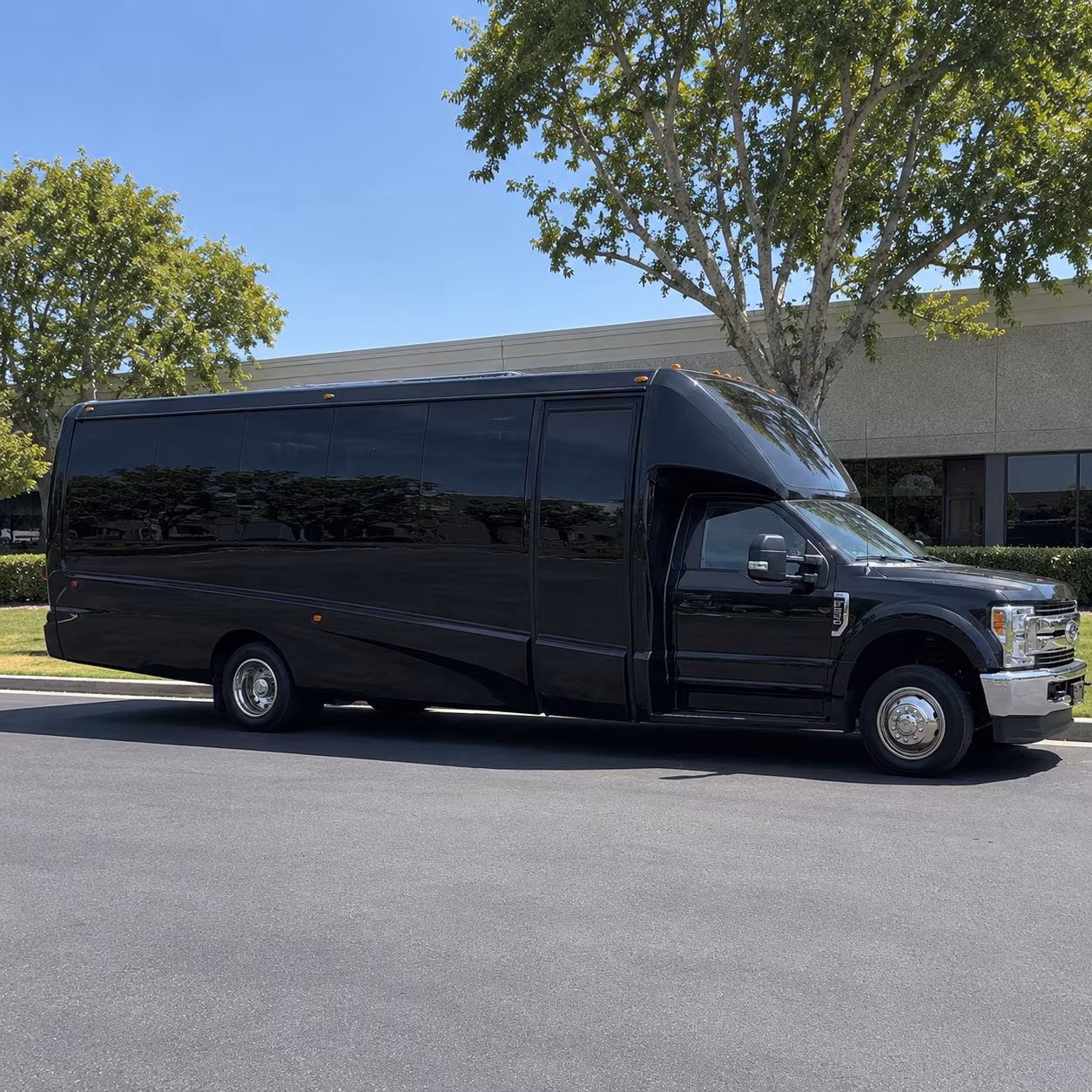 party buses to boston music venues along lansdowne street